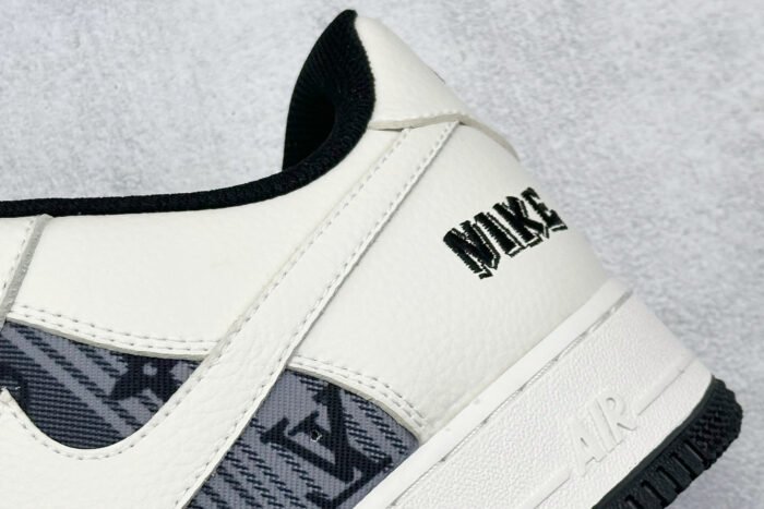 Nike Air Force 1 Low 07 x Supreme BZ68808 108