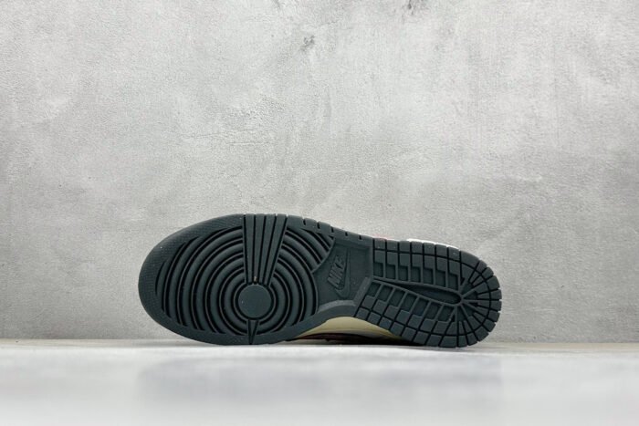 Nike SB Dunk Low HV1800-101