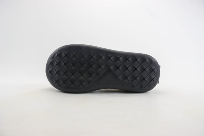 Bottega Venet BV2023 jumbo DG25-